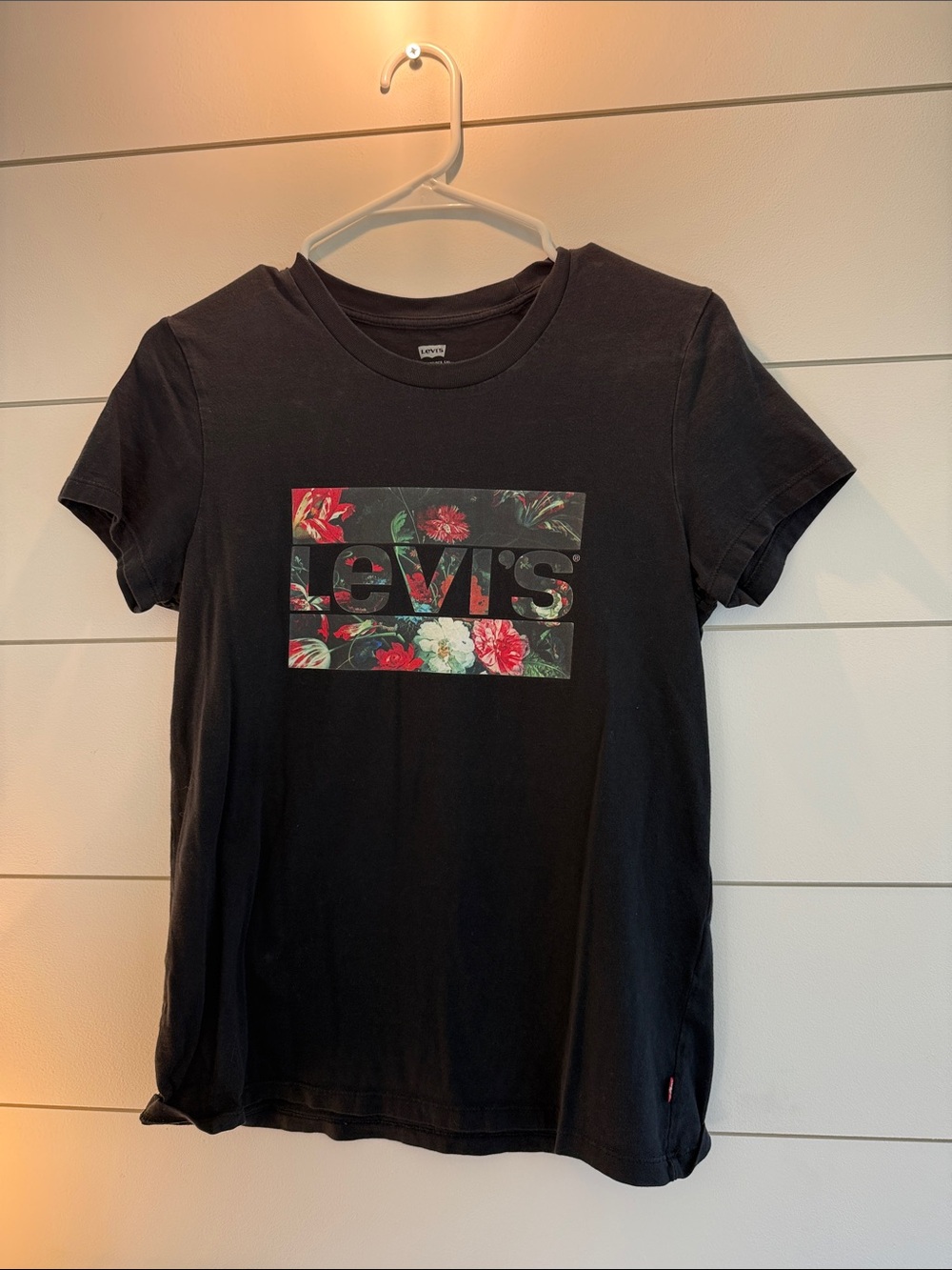 Levi's Black Floral Logo Short Sleeve Tee